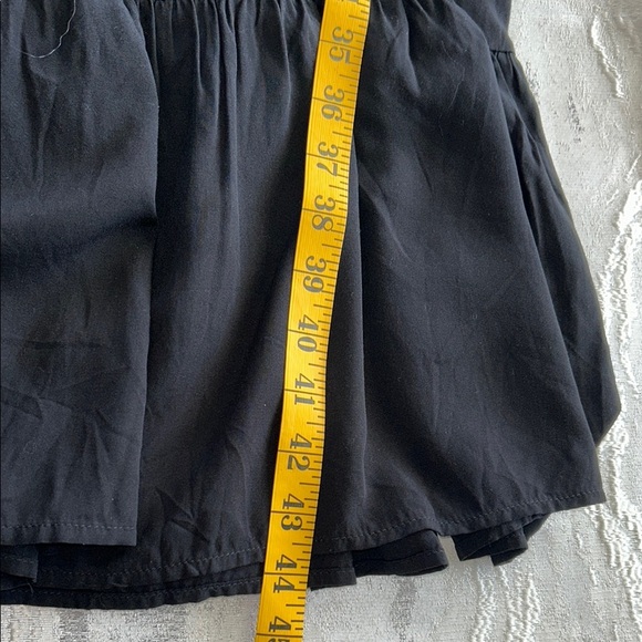 Elegant Black Midi Dress - Picture 9 of 15